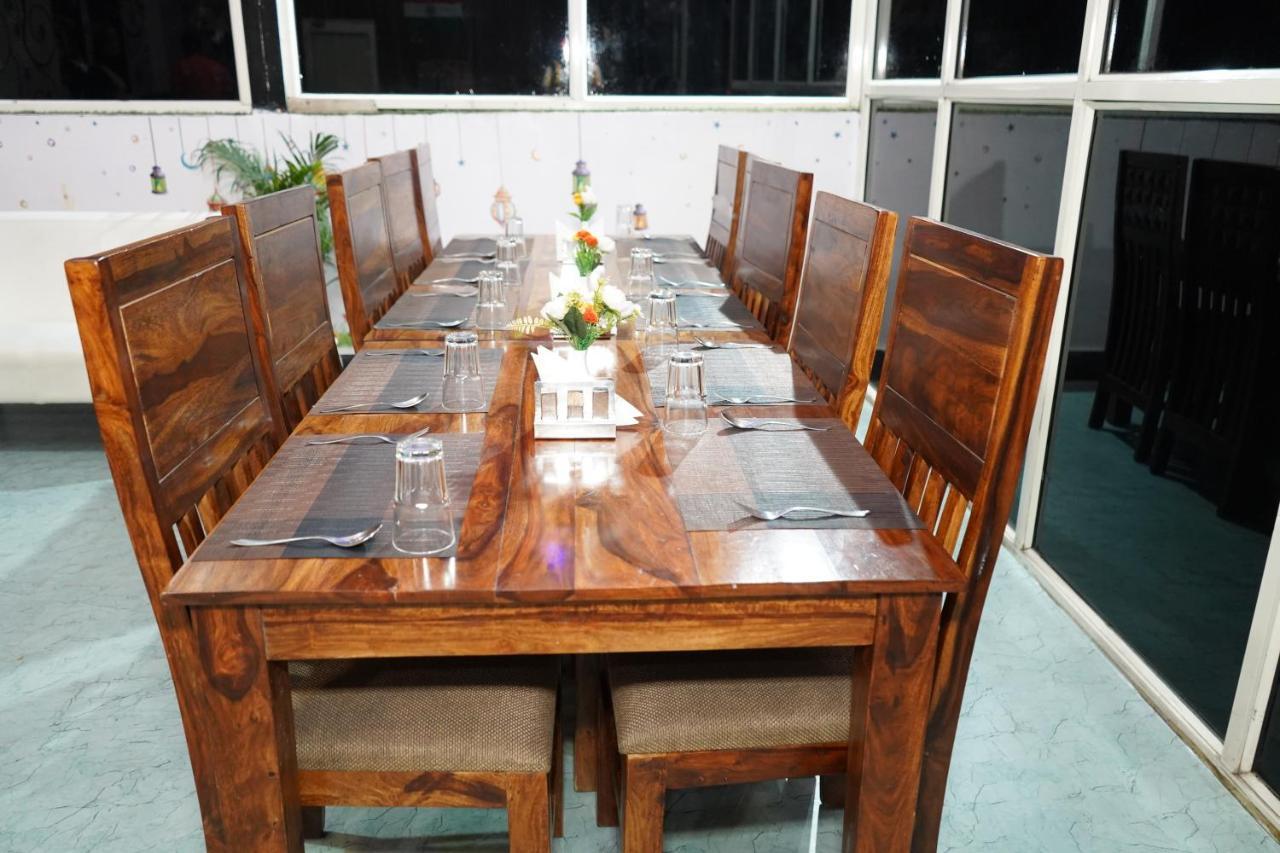 The Dwelling Paradise Hotel เกรทเตอร์นอยดา ภายนอก รูปภาพ
